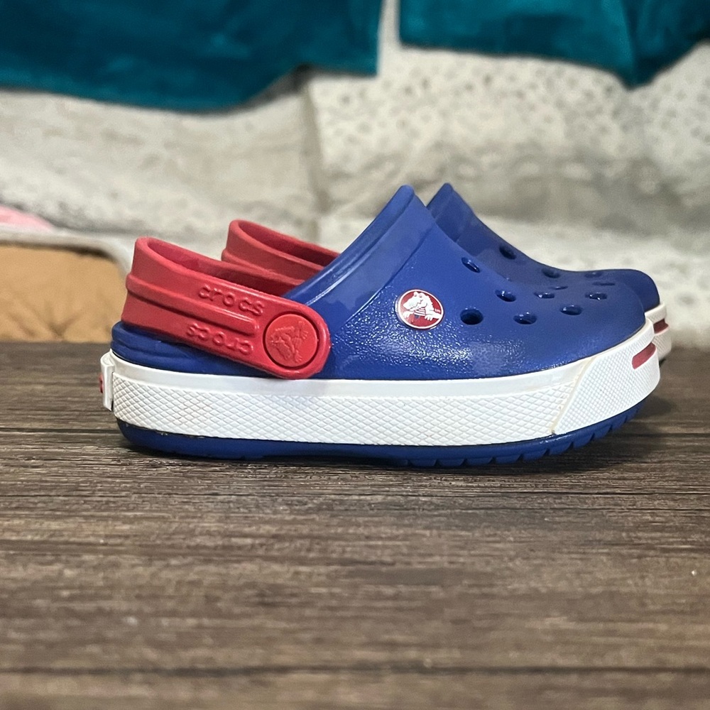 CROCS Kids' Clog Blue - size 4 C 5
